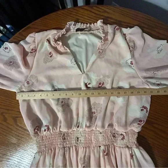 Gibson Look Dress Size XL Nasreen Smocked Tiered Floral Lined V-Neck Pink Peach - Picture 11 of 12